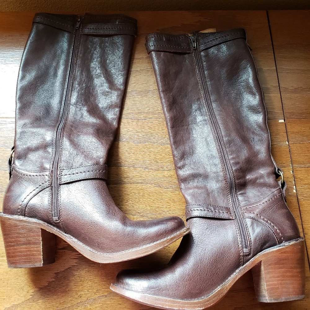 Frye Boots "Carmen" gorgeous brown leather cognac